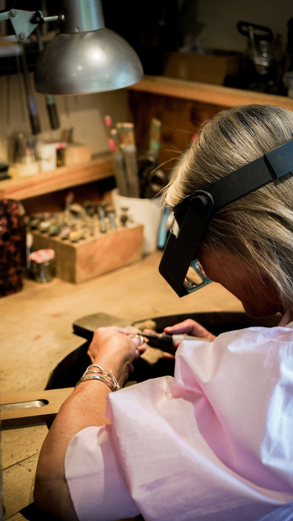 BRACELET RE-STRING, CLEAN AND POLISH