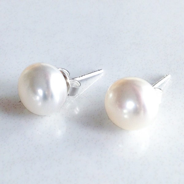 Lux Freshwater Pearl Stud