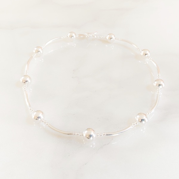 Large Orb Curve Necklace