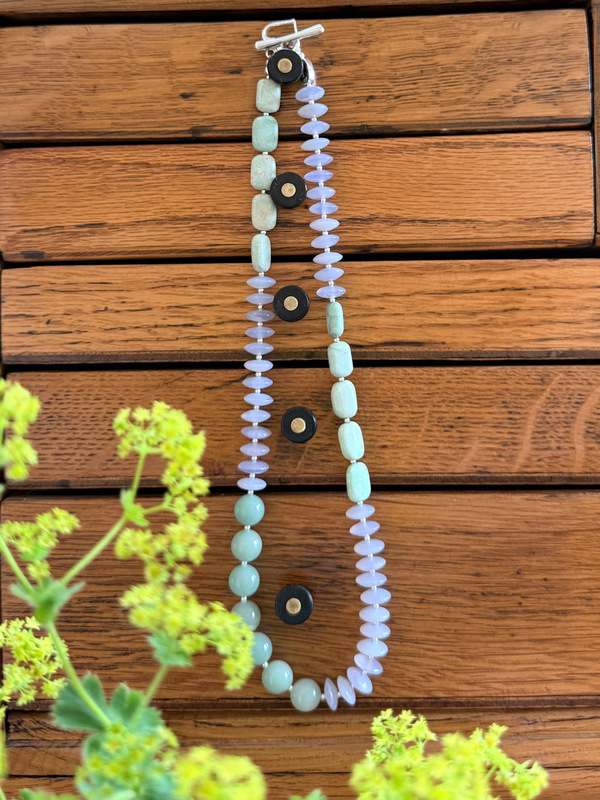 MEADOW DIP GEMSTONE NECKLACE
