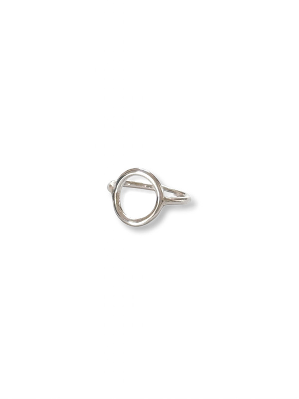 SLEEK CIRCLE RING