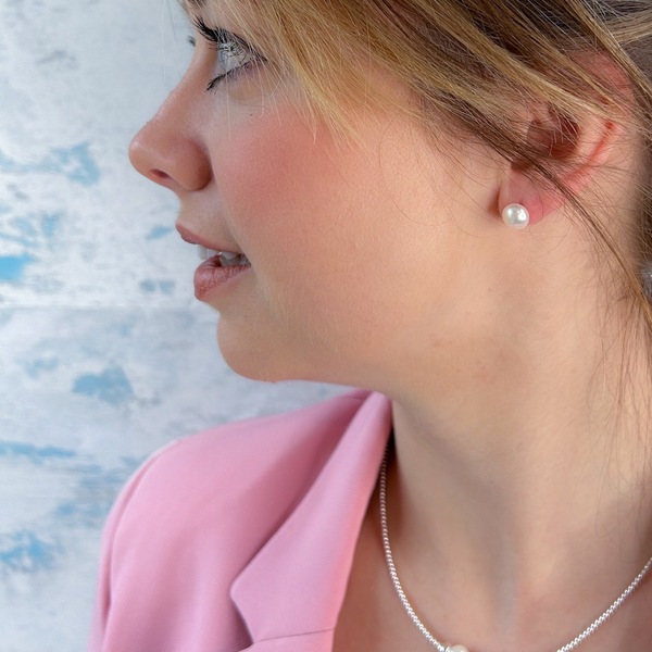 Lux Freshwater Pearl Studs