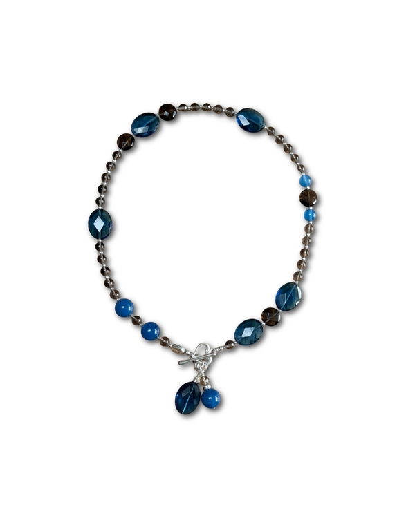 SMOKEY QUARTZ & ROYAL BLUE FACETS FRONT FASTEN NECKLACE