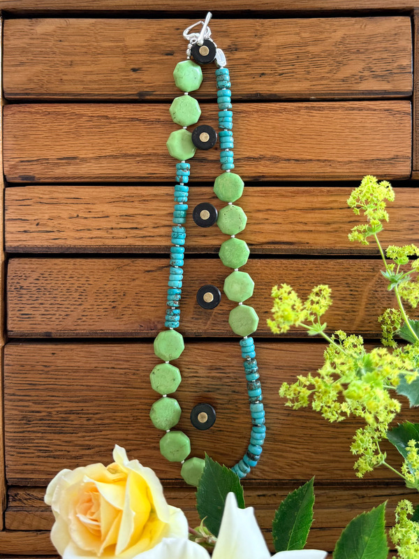 POOLSIDE GEMSTONE NECKLACE