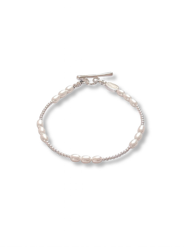 DAINTY PEARL BRACELET