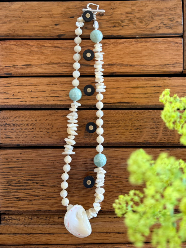 TREASURE COVE GEMSTONE NECKLACE