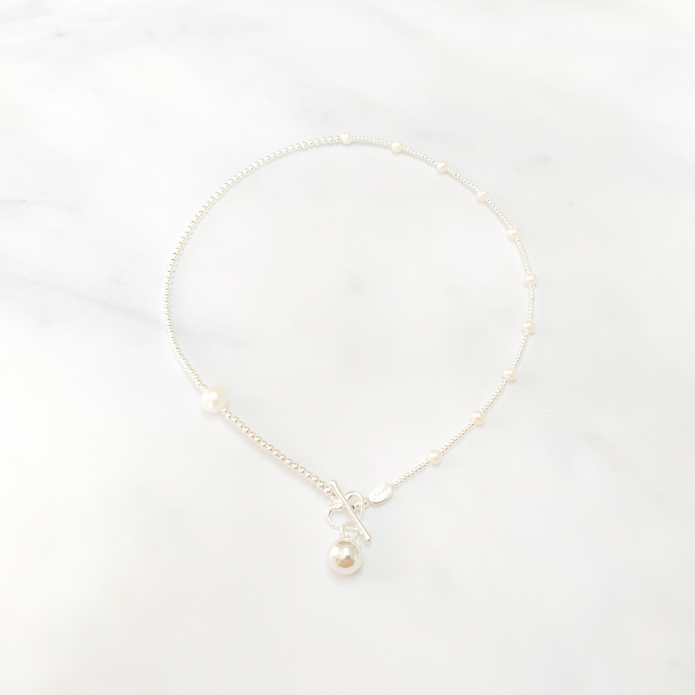 Off-set Pearl Necklace