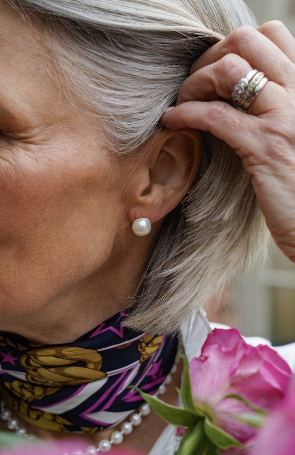 RADIANT BAROQUE PEARL STUDS