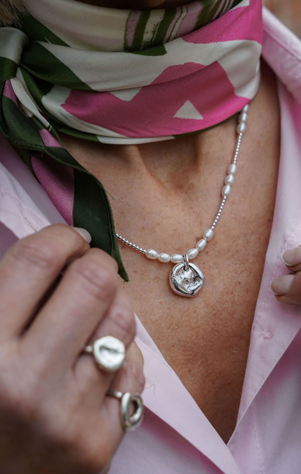 DAINTY DIMPLE NECKLACE