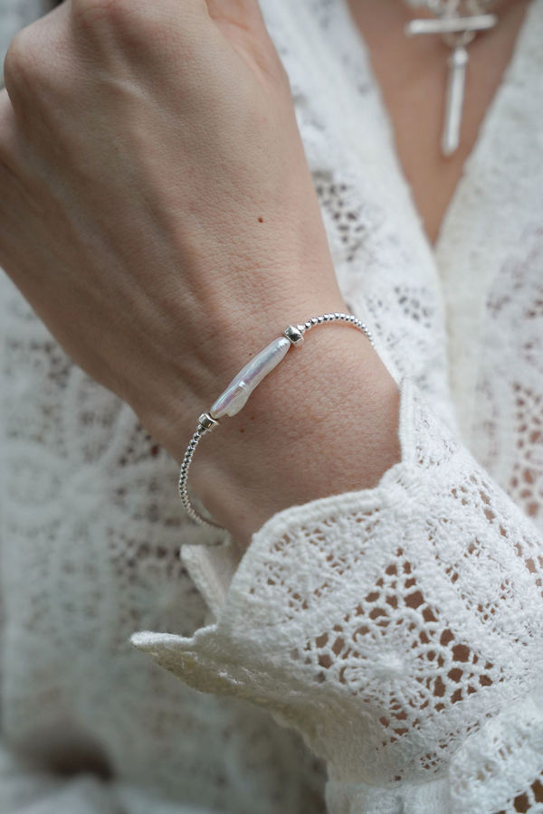 LUMINOUS BIWA PEARL BRACELET