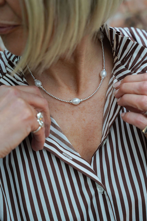 LUSCIOUS PEARL NECKLACE