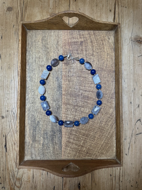 GREY BOTSWANA AGATE & BLUE AGATE CHUNKY NECKLACE