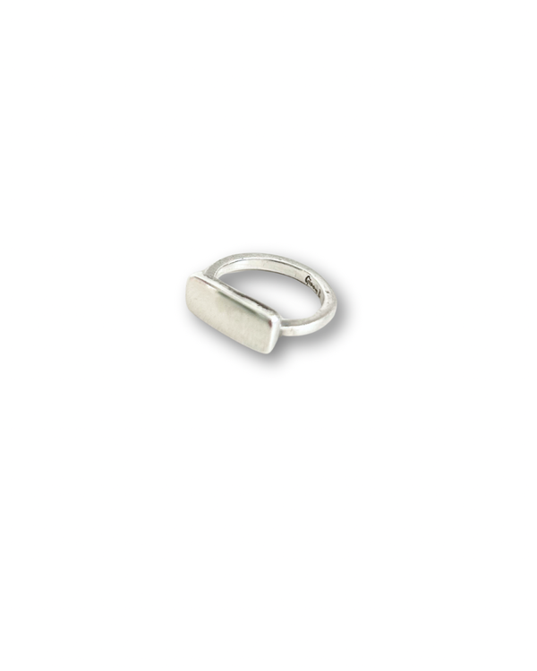 Smooth Bar Ring